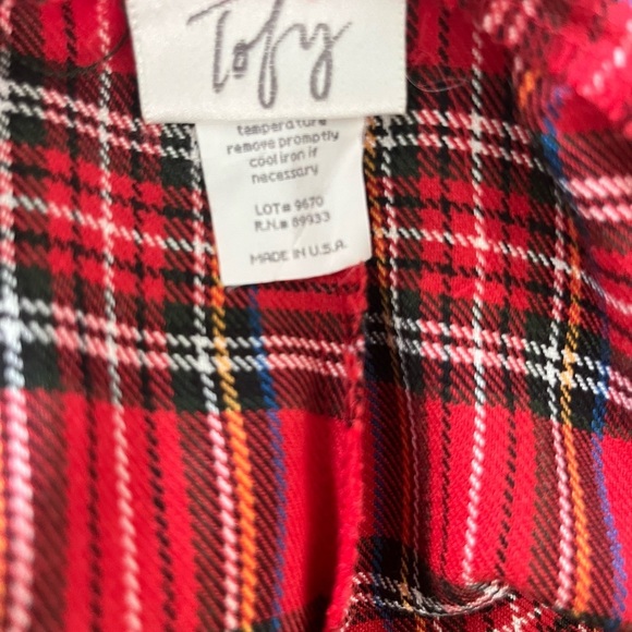 Classic Vintage Red Plaid Women’s Shorts - Picture 4 of 4